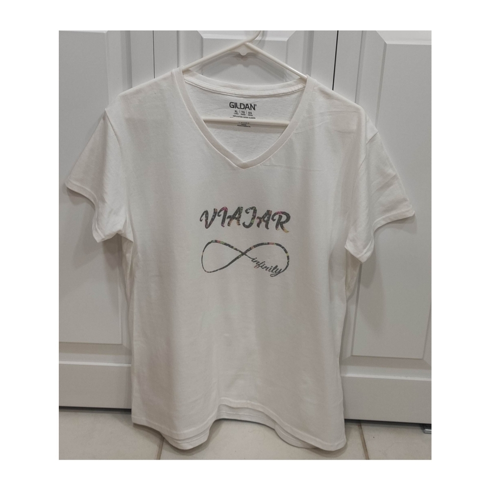 Malika Women New T-shirt white Size XL.